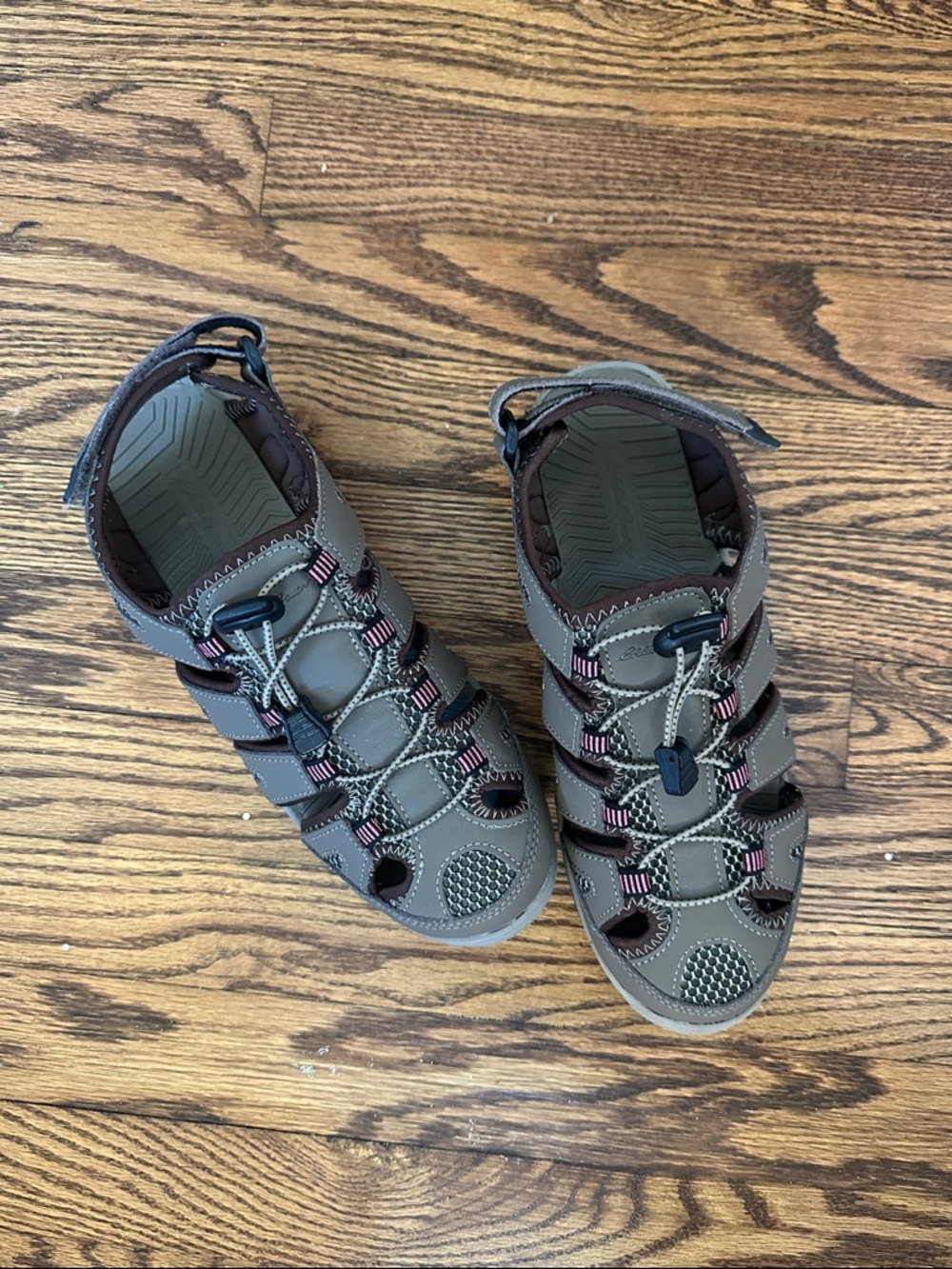 Outdoor Closed-Toe Sandals